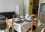 Location vacances  Gard - Centre-ville, proche plage - Appt 2p cabine, 4 pers avec parking privé, Le Grau-du-Roi - Fr-1-250-114-2