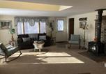 Location vacances Ithaca - The Sunflower - Hot Tub Hideaway on 13 Wooded Acres - Fire Pit - Lake View - Near Keuka & Seneca Lake - Pet-Friendly-3