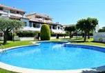 Location vacances  Province de Tarragone - Casa adosada 50m de la playa Calafell . Wifi gratis-2
