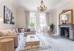 Location vacances  Gare de Cheltenham - Beautiful Two Bedroom Regency Apartment-1