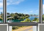 Location vacances Taupo - Luxury Riverfront Apartment With Views and Pool Access-1