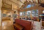 Location vacances Estes Park - Mounticello Log Cabin - Relaxing Front Patio & Outdoor Firepit-2