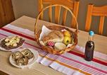 Location vacances Grosuplje - Visnja Gora Meadow Hideaway with Terrace - One Bedroom Cottage with Terrace-3