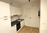 Location vacances Ostie - Lux Beach Apartment Black-3