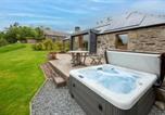 Location vacances Aberfeldy - Sams Cottage with Loch Tay Vistas and Hot Tub-1