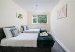 Location vacances Horley - Redhill Holiday Home Sleeps 4 - Parking-4