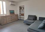 Location vacances Ortaffa - Appartement rénové avec clim, piscine, Wifi et parking à Palau-del-Vidre - Fr-1-776-108-2