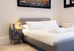 Location vacances Cambridge - Modern 1bed Apartment supercentral with parking-1