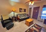 Location vacances Taos - Valley Condo 110 - Creekside - Wifi - Pet Friendly - Hot Tub - Fireplace - Washer - Dryer - Playground-2