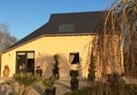 Location vacances Monhoudou - Ancien Fournil Cosy avec Piscine Couverte, Parc Verdoyant et Sauna, à 30 mn du Mans - Fr-1-410-432-2