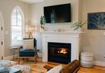 Location vacances Williamsburg - Retreat to Fairytale Cottage with Pool-2