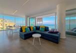 Location vacances  Province de Macerata - Seafront Luxury Apartment with Private Parking by Host Hero-4