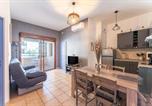 Location vacances Saint-Quentin-la-Poterie - Appartement des Cedres-3