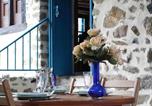 Location vacances Villeneuve-d'Allier - Maison de caractère avec terrasse à 300m de l'Allier, idéale pour pêche, détente et activités familiales - Fr-1-582-208-1