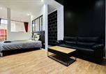 Location vacances Comines - Baignoire Blaneo & Sauna 10 minutes de la gare-2