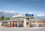 Hôtel Golden - Travelodge by Wyndham Golden Sportsman Lodge-3