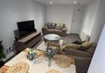 Location vacances Horley - Cosy large singe room-4