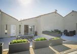 Location vacances Gare SNCF de Laroque - Villa Avec Piscine Intérieure Et Spa Dans Le Tarn-Et-Garonne-3