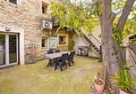 Location vacances Vauvert - Lovely Apartment In Codognan With Private Swimming Pool, Can Be Inside Or Outside-2