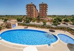 Location vacances Cabanes - Awesome Apartment In Torre La Sal-1