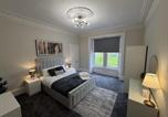 Location vacances  Gare de Dundee - Stylish River View Stay Sleeps 6-1