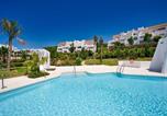 Location vacances Casares - Lagoon Apartment Retreat for 4-1