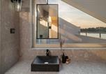 Location vacances Nin - Luxury Villa Lovre seaside heated pool sauna-4