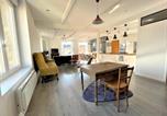 Location vacances  Marne - Grand Appartement 2 Chambres au Cœur de Reims - Fr-1-870-34-4