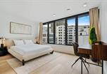 Location vacances  Luxembourg - Spacious 6th-Floor Gem: Modernity Meets Comfort-4