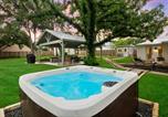 Location vacances Fredericksburg - Wine Down House - Fire Pit & Walk to Main St-2