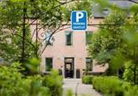 Hôtel Aveyron - Hôtel La Ferme De Bourran - Rodez - parking privé avec bornes pour voitures électriques-1