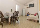 Location vacances Vir - Charming Apartments Dokoza Vir - Two Bedroom Apartment with Terrace-2