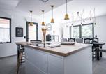 Location vacances Lagnes - Maison contemporaine - grand jardin et piscine privée-3