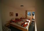 Location vacances Russbach am Pass Gschütt - Holiday home Strobl/Salzburger Land 103-4