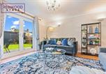 Location vacances Godalming - Spacious Family & Contractor Home, Garden, 3x Free Parking, Netflix, Wifi by Redwood Stays-2