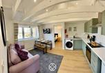 Location vacances Burghley House - Four Counties Cottage in Collyweston by Amber Stays, Perfect for Getaways with Free Parking-2