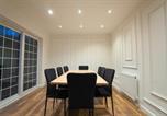 Location vacances Reading - Free parking Sleeps 9 Fully Equipped Playroom-4