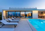 Location vacances Milna - Beautifull Villa Adriatis with pool in Brač-1