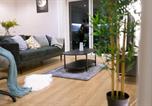 Location vacances Birmingham - Charming 2-Bedroom Apartment in West Midlands with Modern Amenities-3