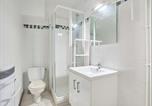 Location vacances  Gers - Studio lumineux avec balcon, à 400 m des Thermes, wifi et parking inclus - Fr-1-841-21-4