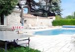 Location vacances Dauphin - Villa charmante à Dauphin avec piscine privée-1