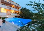 Location vacances Krk - Apartment with Pool in Krk-Insel Krk 43573-1