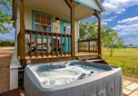 Location vacances Boerne - Life's a Beach - 3 Acres with Hot Tub-4