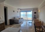 Location vacances Gare SNCF de Saint-Raphaël Valescure - Apartment with terrace at the foot of the beach-2