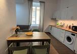 Location vacances  Province de La Spezia - Via Del Teatro Station Apartment-3