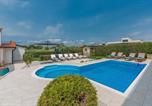 Location vacances Kanfanar - Luxury Villa Lavanda with Pool and Sauna-4