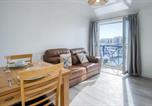 Location vacances  Gare de Swansea - The Crows Nest - 1 Bed Apartment - Swansea Marina-2