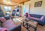 Location vacances Gerbépal - Maison spacieuse avec spa et terrain de jeux en lisière de forêt - Fr-1-589-757-4