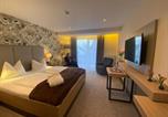 Hôtel Geseke - Kurhotel Grüttner mit eigenem Sole Thermal Schwimmbad 32 Grad und Saunalandschaft-3