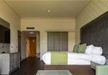 Hôtel Colwinston - Vale Resort-3